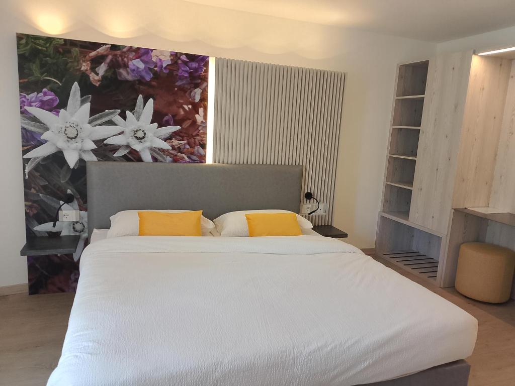Camera Tripla